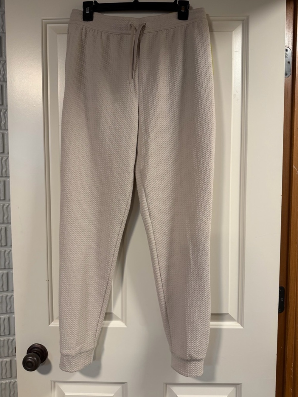 All In Motion Men’s Textured Joggers Size S NWT Beige Drawstring Sweatpants